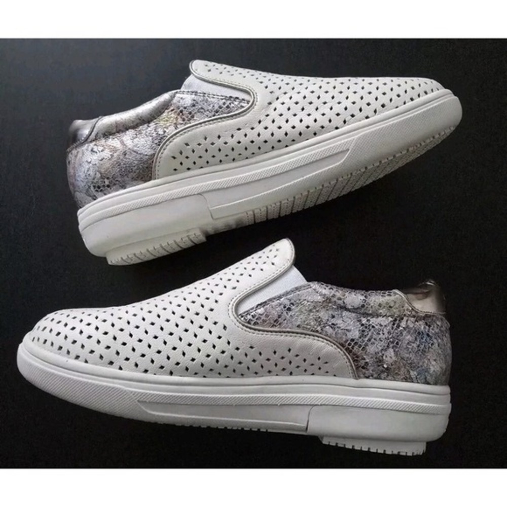 Gravity‎ Defyer Clara Womens Size 8 M Flats White Leather Perforated Comfort - Picture 5 of 11